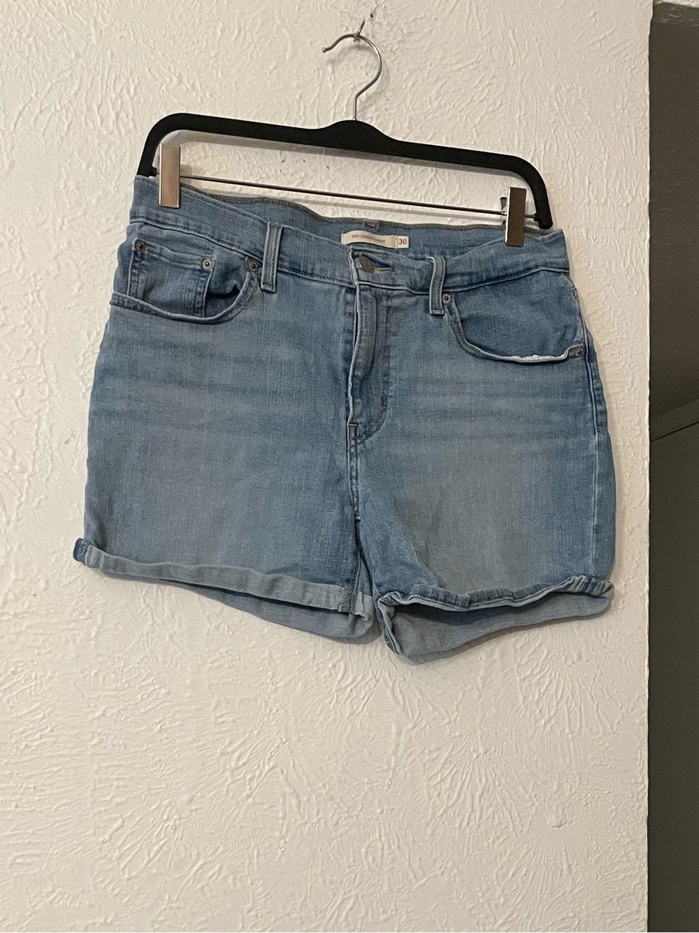 Levi's Light Blue Rolled Hem Denim Shorts Size 30